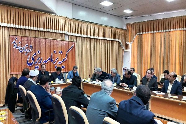 مدیران نهاوندبه روستاییان وعده‌های ناممکن ندهند