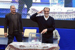 IPC presents Paralympics Order to Iran’s Khosravi Vafa