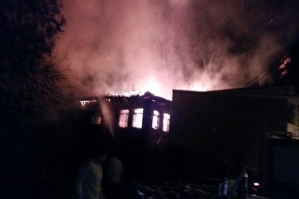 بنای تاریخی گوهرتاج در املش در آتش سوخت