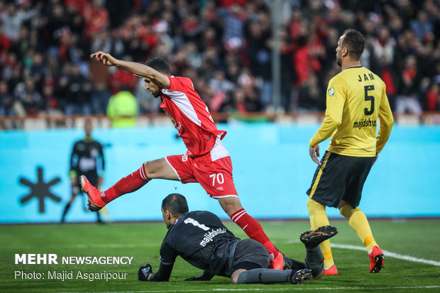 Persepolis vs. Pars Jonoubi (3-1)