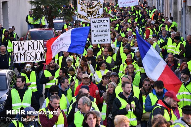 تلاش پلیس فرانسه برای سرکوب اعتراضات‎