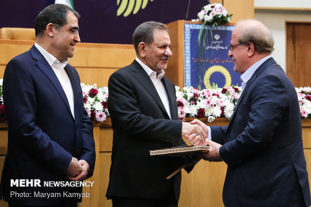 Award ceremony for top Iranian researchers, scientists