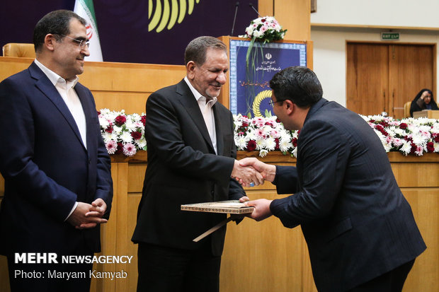 Award ceremony for top Iranian researchers, scientists