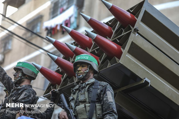 Hamas fires tens of rockets after deadline expires