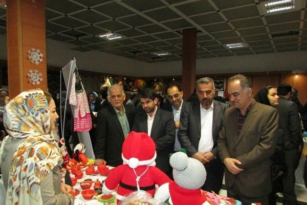 هنرمندان صنایع دستی آستارا نقش مهمی در اشتغالزایی پایدار دارند