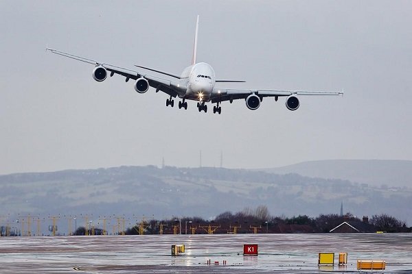 VIDEO: Planes abort landing at Manchester Airport due to strong wind