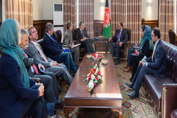 وزیر خارجه افغانستان با هیأتی از پارلمان اروپا دیدار کرد