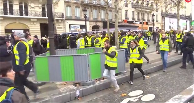 French Yellow Vests take to streets for 24th week