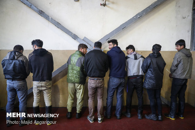 Tehran Police arrest thugs, muggers