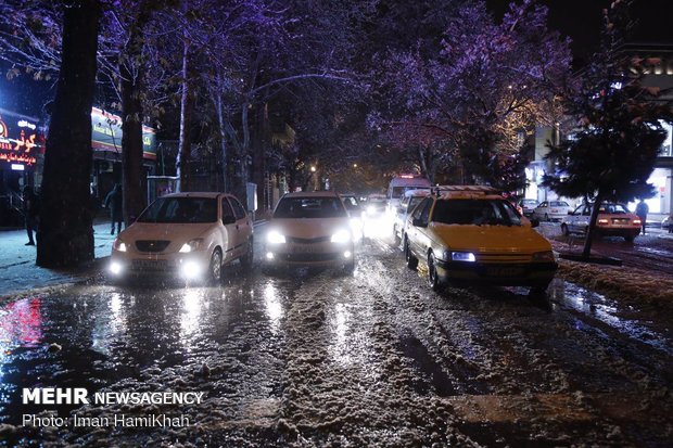 تساقط الثلوج في مدينة همدان الايرانية