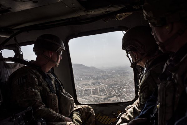واشنطن تدرس تخفيض عدد قواتها في أفغانستان خلال أسابيع