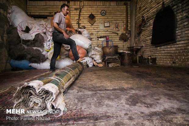 هنر نمدمالی سنتی روستای ده بهار طارم احیا می شود