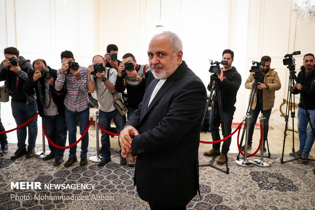 Zarif meets Palestinian delegation