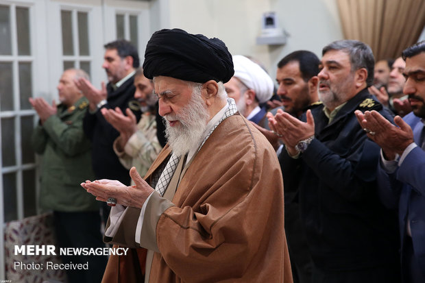 دیدار جمعی از فرماندهان و مسئولان نیروی انتظامی با رهبر انقلاب