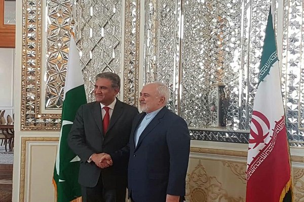 Pakistani FM pays first visit to Iran, meets with Zarif