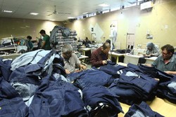 ساخت بازارچه فروش محصولات تولیدی پوشاک خوشه صنعتی کردآباد