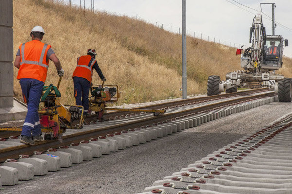 توقف اجرای پروژه اتصال خط راه آهن به شهرک شکوهیه