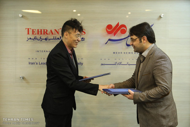 Tehran Times, Xinhua sign co-op agreement