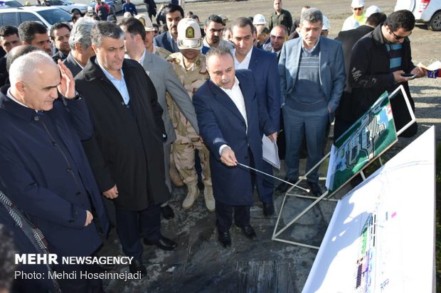 Iranian road minister, Azeri industry minter visit Astara railway
