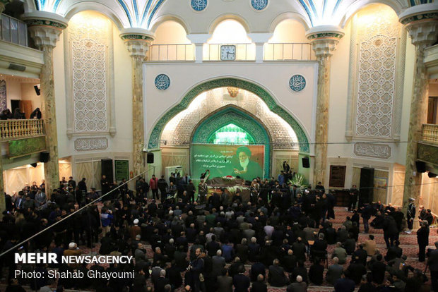 Officials bid farewell to senior cleric Ayatollah Shahroudi