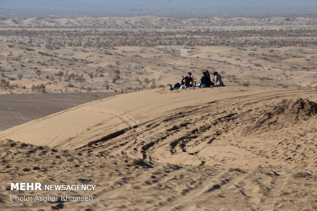 Abuzeydabad desert tour