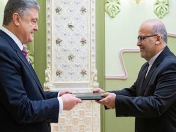 Iran new envoy to Ukraine presents credentials to pres. Poroshenko