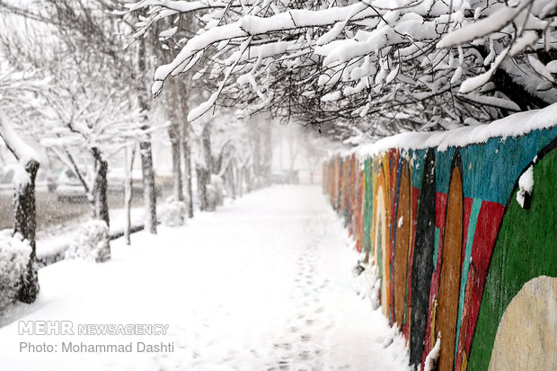 هطول الثلوج في بداية الشتاء في محافظة اردبيل