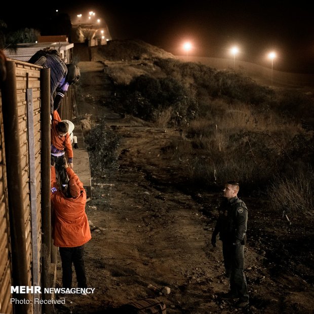 تلاش مهاجران برای ورود به آمریکا