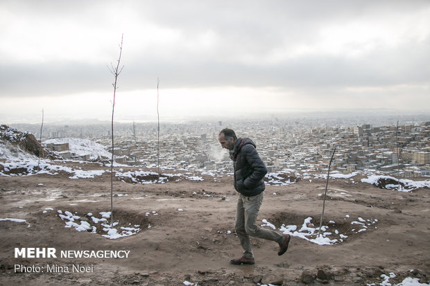 First snow in Tabriz this year