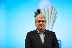 سورنا ستاری