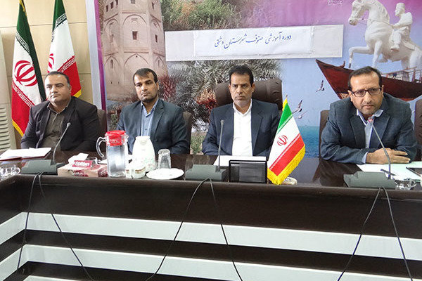 پیگیر رفع موانع تولید در دشتی هستیم/ جلوگیری از افزایش قیمتها پیگیر رفع موانع تولید در دشتی هستیم/ جلوگیری از افزایش قیمتها