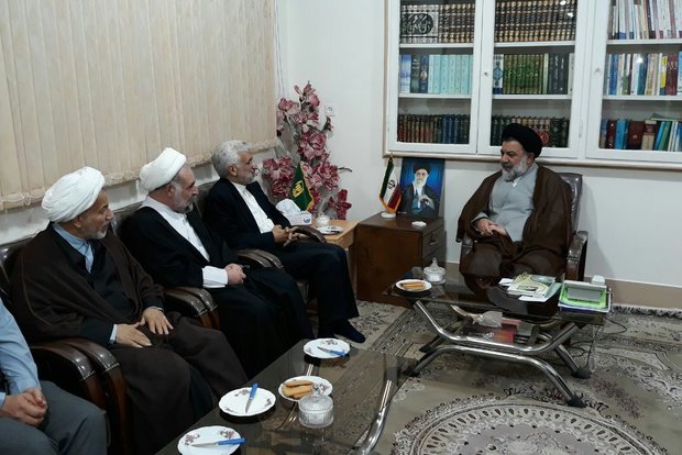 «سعید جلیلی» با نماینده ولیفقیه در لرستان دیدار کرد «سعید جلیلی» با نماینده ولیفقیه در لرستان دیدار کرد
