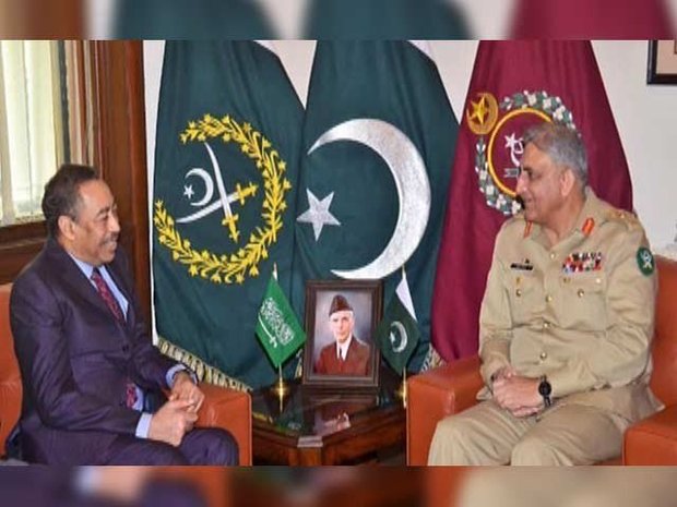 پاکستانی فوج کے سربراہ سے سعودی عرب کے نائب وزیر دفاع کی ملاقات پاکستانی فوج کے سربراہ سے سعودی عرب کے نائب وزیر دفاع کی ملاقات
