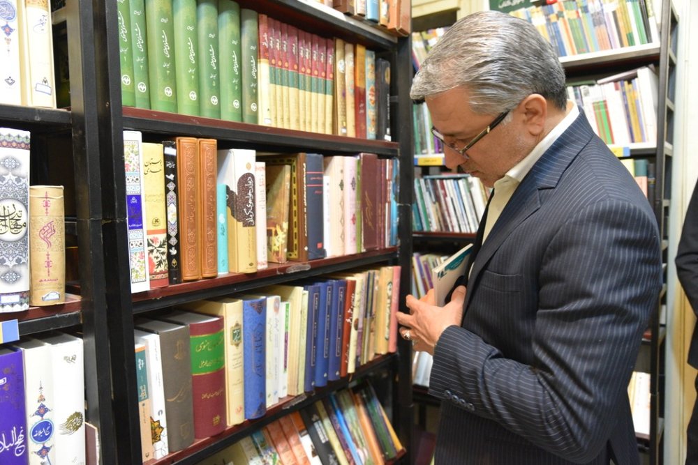 مدیرکل فرهنگ و ارشاد فارس عضو شورای سیاست گذاری هفته کتاب شد