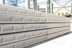 زیرساخت‌های برق پایدار جزایر لارک و هنگام در حال  توسعه است