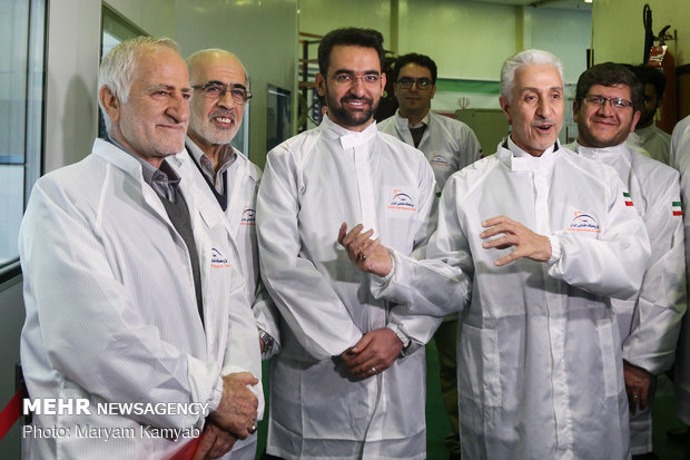 Ministers visit achievements of Iranian Space Research Center