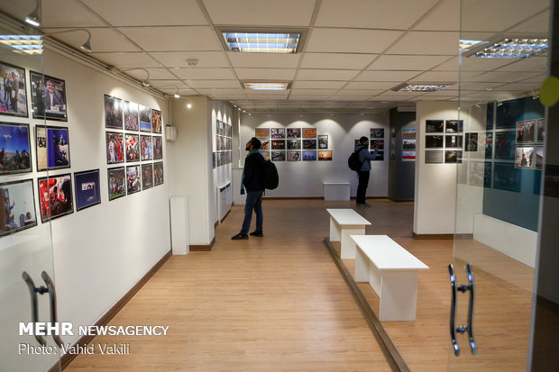 'Dourbin.net' best photos of the year gallery opens in Tehran
