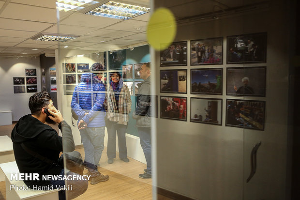 'Dourbin.net' best photos of the year gallery opens in Tehran
