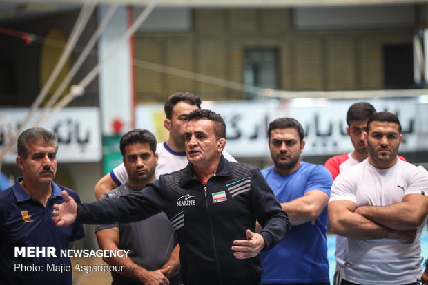 Sports minister visits national wrestling teams