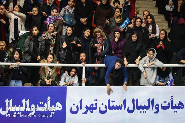 مباراة فريقي "بيكان تهران"و"ذوب آهن اصفهان" 