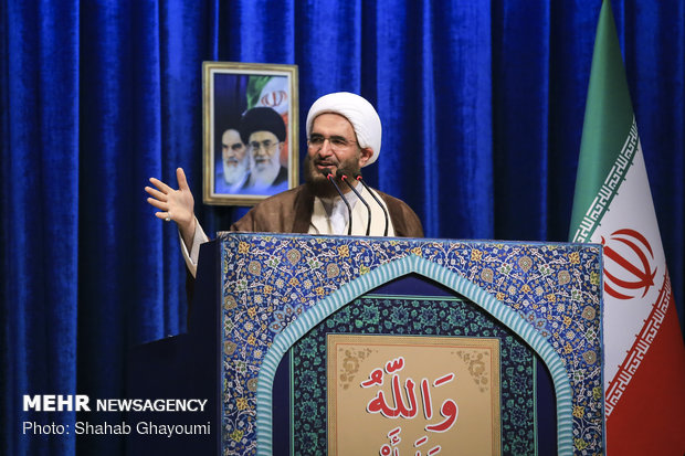 اولین نمازجمعه تهران به امامت حجّت‌الاسلام حاج‌علی‌اکبری