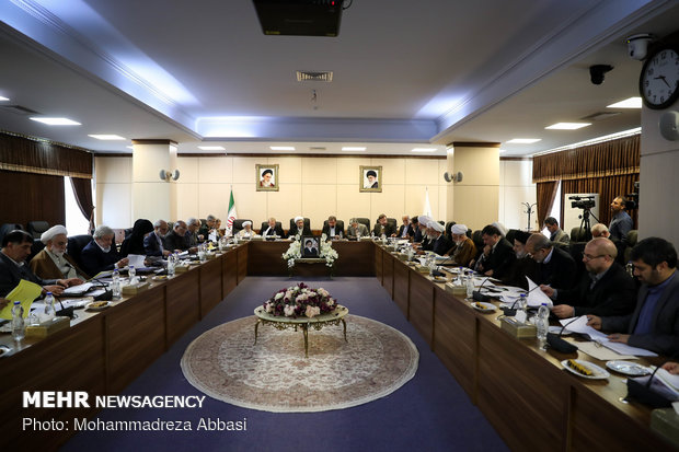 Expediency Council holds first session with Ayatollah Amoli as chairman