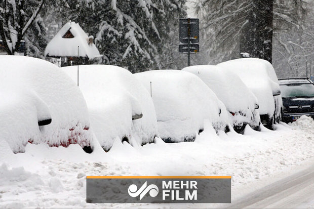 فلم/ پولینڈ میں متعدد مکانات برف کے نیچے دب گئے