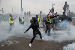 فرانس میں حکومت کے خلاف دسویں ہفتے بھی احتجاج