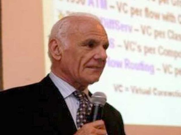دنیا کو انٹرنیٹ کا تحفہ دینے والے سائنسداں کا انتقال دنیا کو انٹرنیٹ کا تحفہ دینے والے سائنسداں کا انتقال