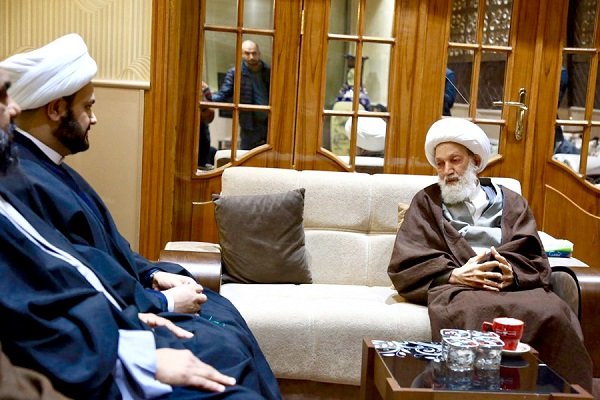 أكرم الكعبي يلتقي زعيم الشيعة في البحرين