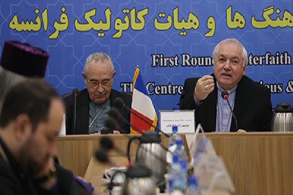 کاردینال جین نوئل آولین: گفت‌وگو تجلی صفت الهی در انسان است