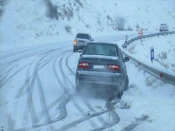 بارش برف و باران در گلستان/ رانندگان زنجیرچرخ همراه داشته باشند