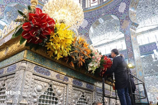 Flower decoration of Hazrat Zaynab (SA) holy shrine 