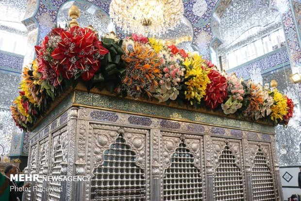 Flower decoration of Hazrat Zaynab (SA) holy shrine 